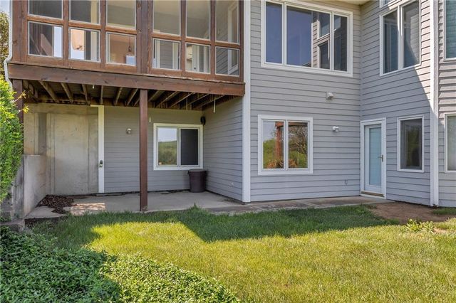928 E 1279 Road, Lawrence, KS 66047