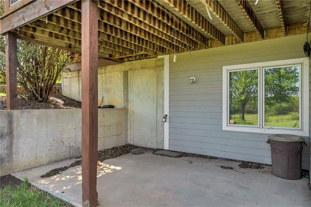 928 E 1279 Road, Lawrence, KS 66047
