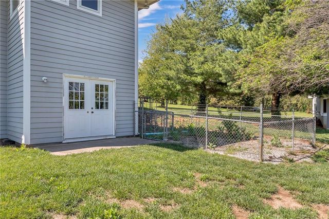 928 E 1279 Road, Lawrence, KS 66047