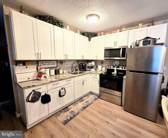 203 LAKE PLACID DR, Little Egg Harbor Twp, NJ 08087