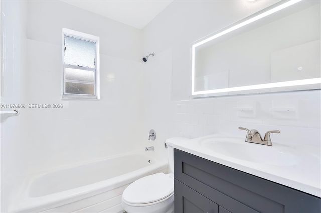 15991 NE 18th Pl 3, North Miami Beach, FL 33162