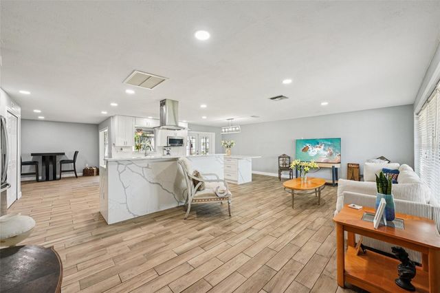 6010 BAYOU GRANDE BOULEVARD NE, St Petersburg, FL 33703