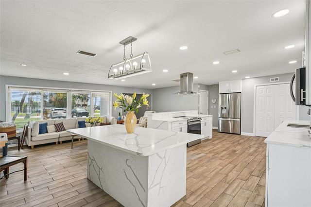 6010 BAYOU GRANDE BOULEVARD NE, St Petersburg, FL 33703