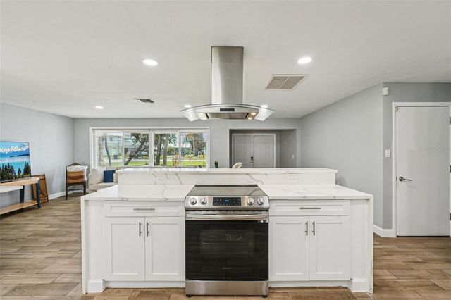 6010 BAYOU GRANDE BOULEVARD NE, St Petersburg, FL 33703