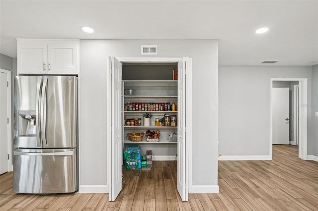 6010 BAYOU GRANDE BOULEVARD NE, St Petersburg, FL 33703