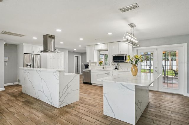 6010 BAYOU GRANDE BOULEVARD NE, St Petersburg, FL 33703