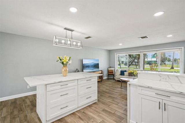 6010 BAYOU GRANDE BOULEVARD NE, St Petersburg, FL 33703