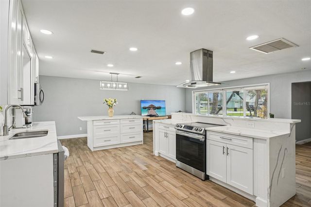 6010 BAYOU GRANDE BOULEVARD NE, St Petersburg, FL 33703