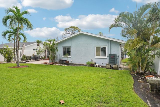 6010 BAYOU GRANDE BOULEVARD NE, St Petersburg, FL 33703