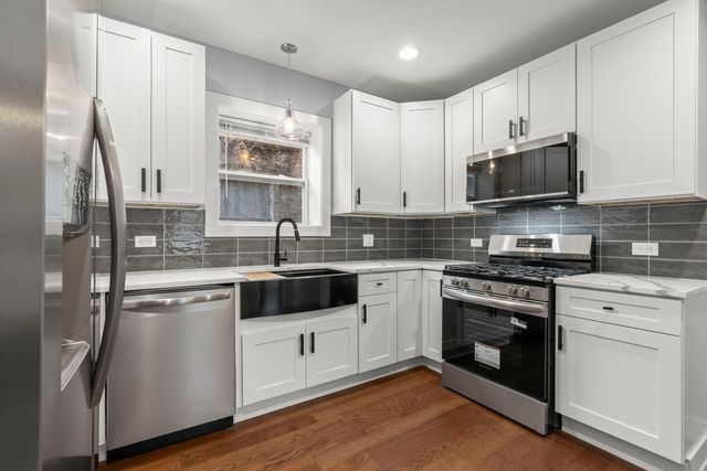 5542 W 64th Street, Chicago, IL 60638