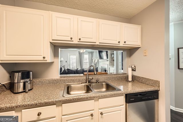 3655 Habersham Road NE 227, Atlanta, GA 30305