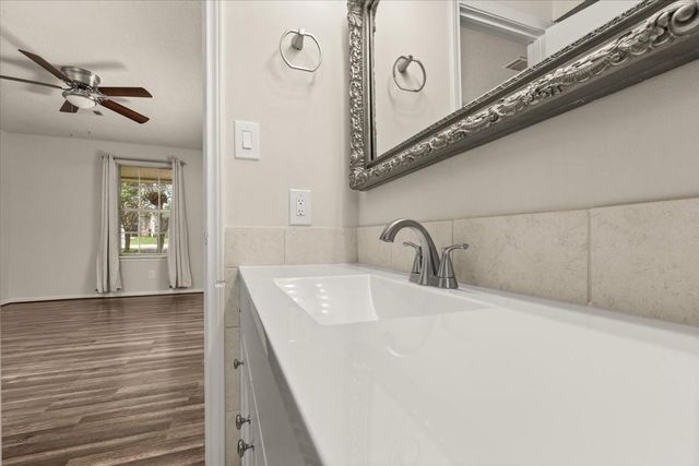 222 Cool Cove, Montgomery, TX 77356