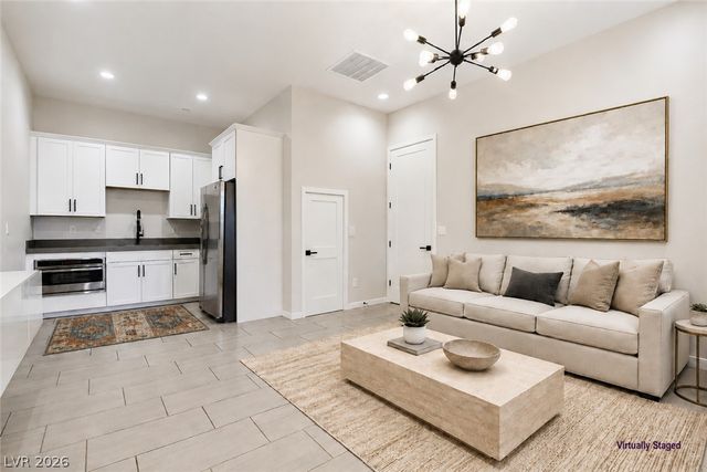 707 Glowing Horizon Street, Henderson, NV 89052