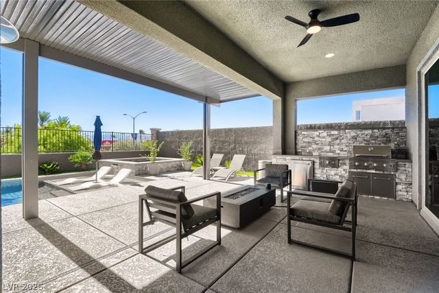 707 Glowing Horizon Street, Henderson, NV 89052