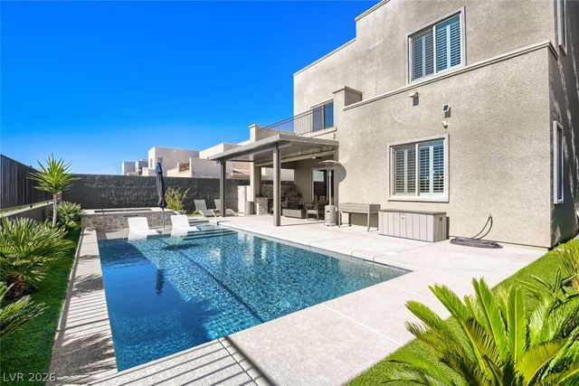 707 Glowing Horizon Street, Henderson, NV 89052