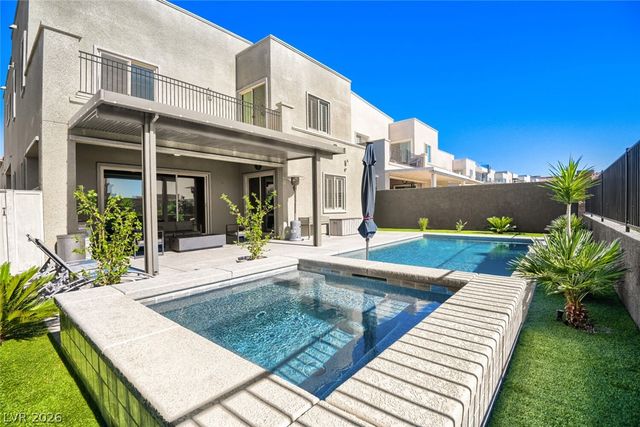 707 Glowing Horizon Street, Henderson, NV 89052