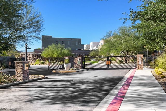 707 Glowing Horizon Street, Henderson, NV 89052