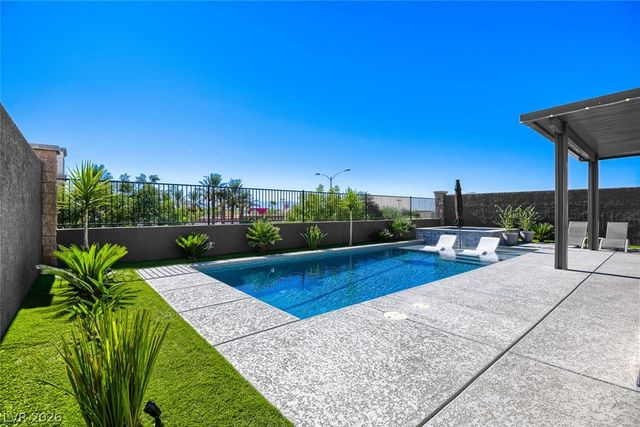 707 Glowing Horizon Street, Henderson, NV 89052