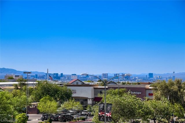 707 Glowing Horizon Street, Henderson, NV 89052