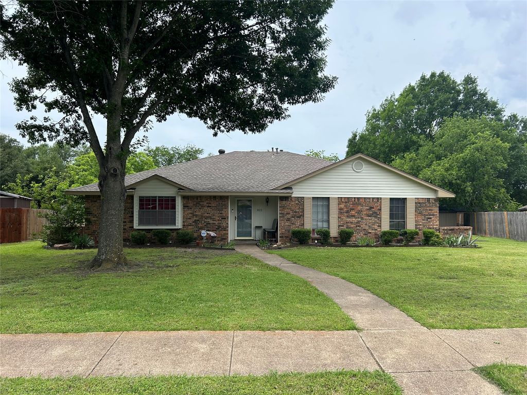 822 Bordner Drive, Lancaster, TX 75146