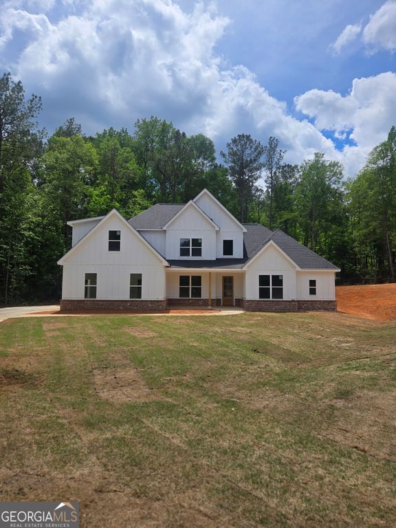 160 Rivers Edge Drive, Forsyth, GA 31029