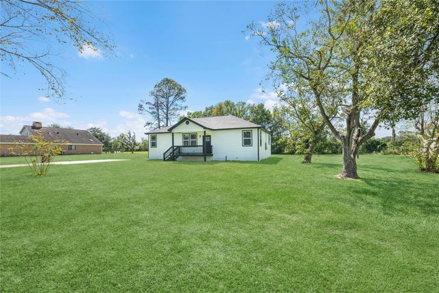 1902 Westview Drive, Alvin, TX 77511