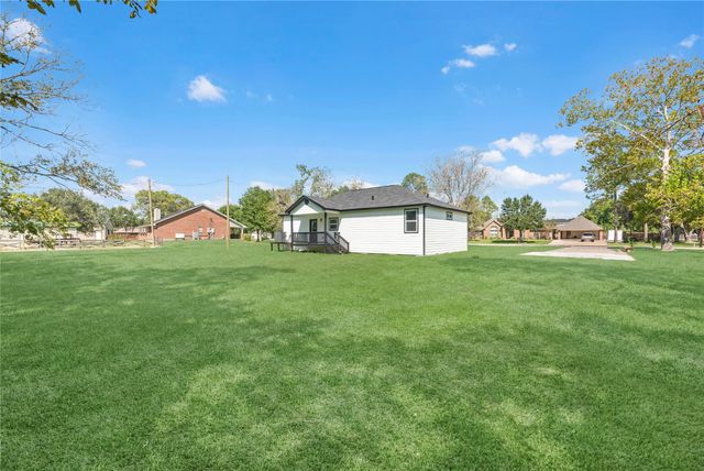 1902 Westview Drive, Alvin, TX 77511