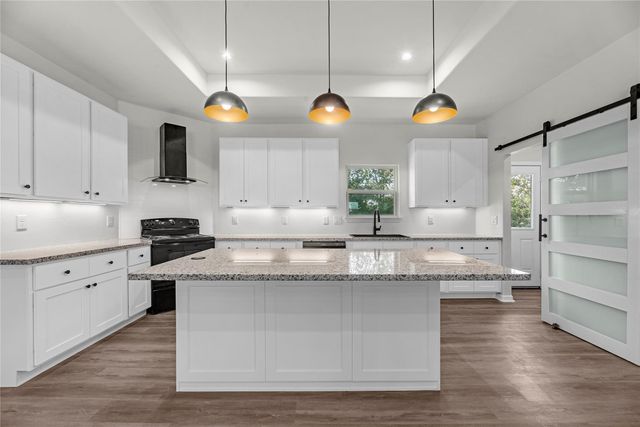 1902 Westview Drive, Alvin, TX 77511