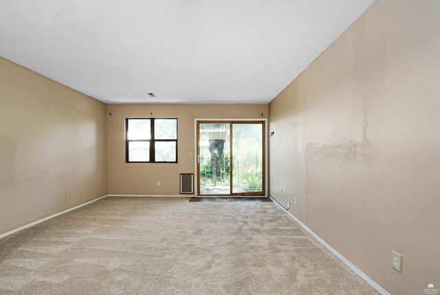 2120 Halls Landing, Manhattan, KS 66502