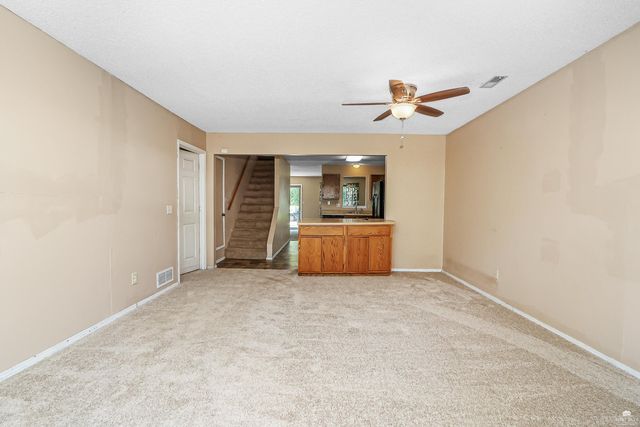 2120 Halls Landing, Manhattan, KS 66502