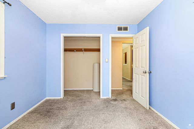 2120 Halls Landing, Manhattan, KS 66502