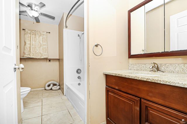 2120 Halls Landing, Manhattan, KS 66502