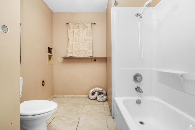 2120 Halls Landing, Manhattan, KS 66502