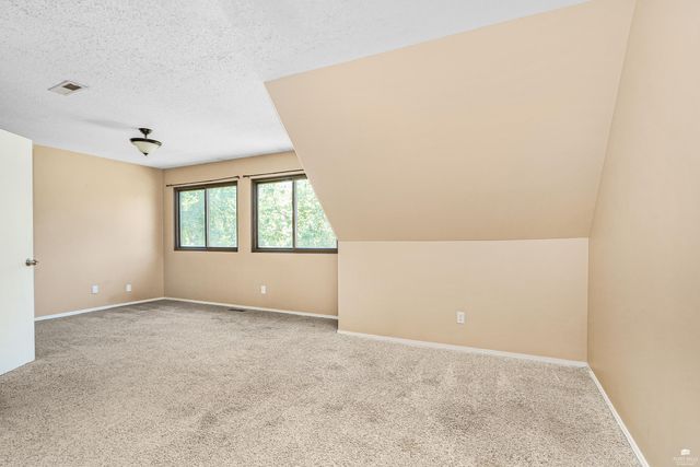 2120 Halls Landing, Manhattan, KS 66502