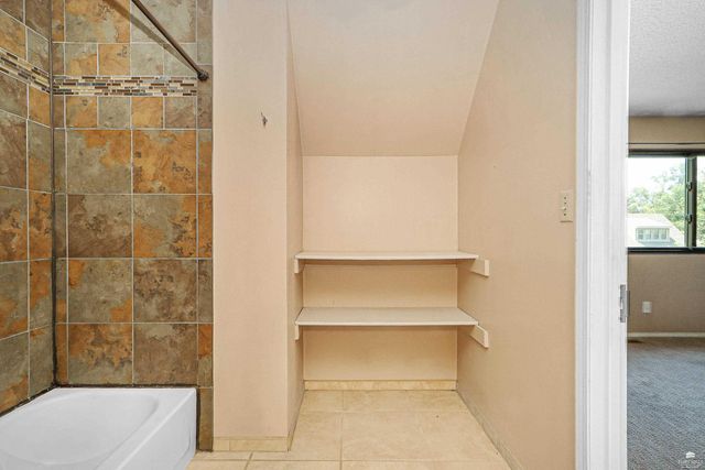 2120 Halls Landing, Manhattan, KS 66502