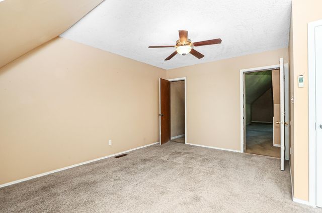 2120 Halls Landing, Manhattan, KS 66502