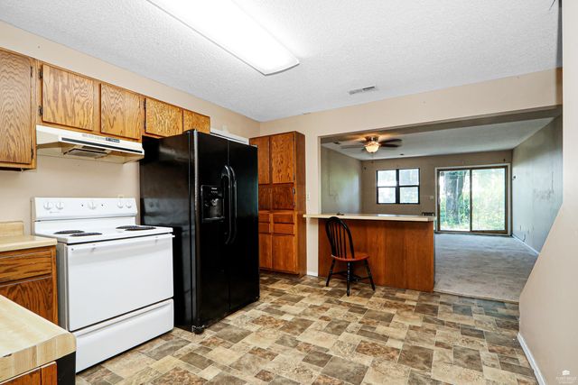 2120 Halls Landing, Manhattan, KS 66502
