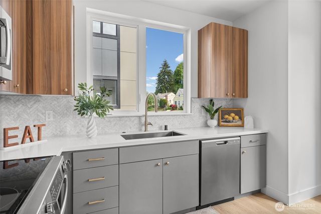518 13th Avenue SE, Olympia, WA 98501