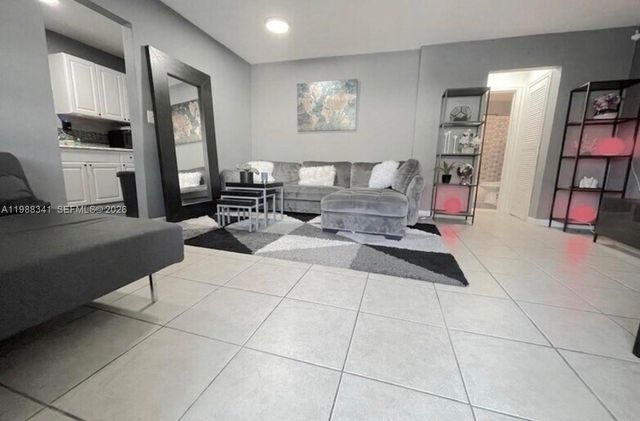 2120 NE 168th St C, North Miami Beach, FL 33162