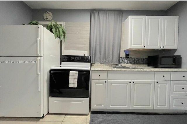 2120 NE 168th St C, North Miami Beach, FL 33162