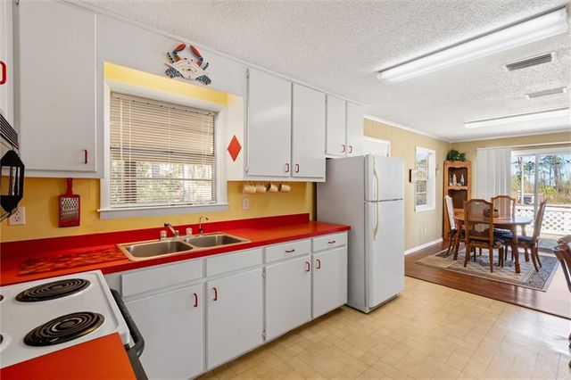 125 Bienville Boulevard, Dauphin Island, AL 36528