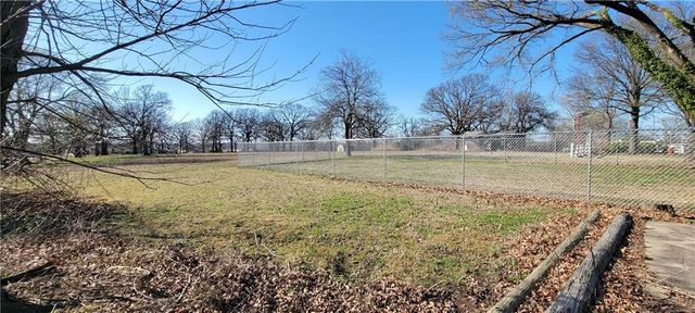 1001 N Main Street, Yates Center, KS 66783