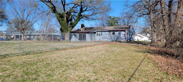 1001 N Main Street, Yates Center, KS 66783