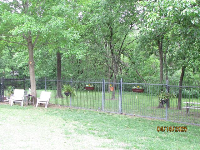 2709 Lakeside Drive, Burleson, TX 76028