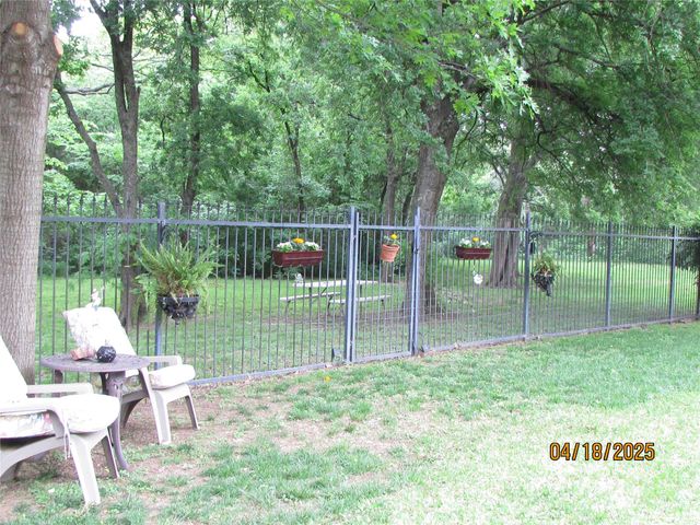 2709 Lakeside Drive, Burleson, TX 76028