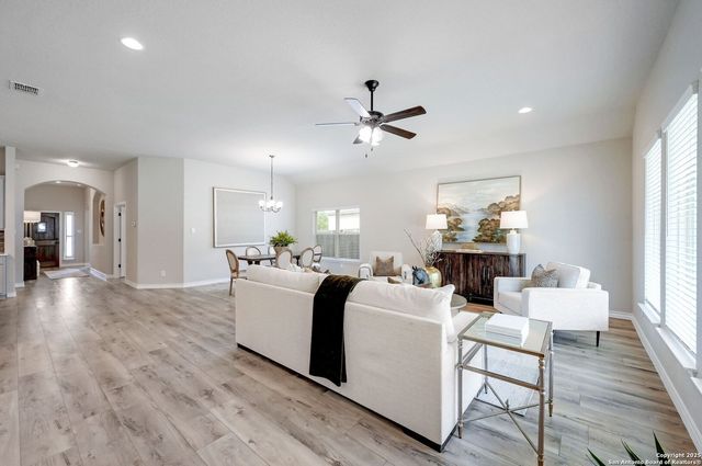 8942 Whimsey Ridge, Fair Oaks Ranch, TX 78015