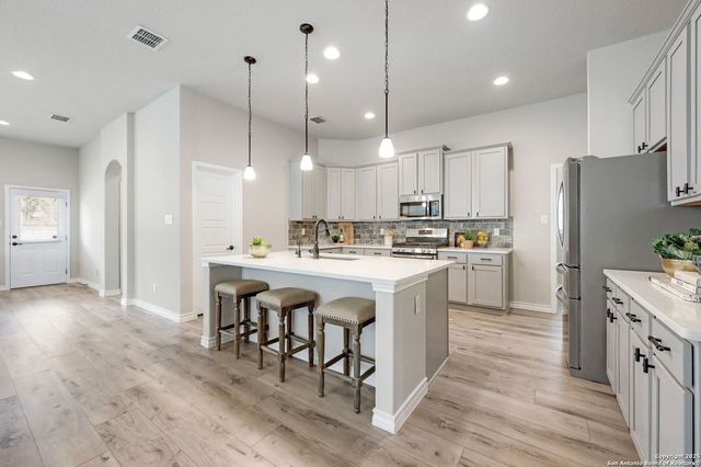 8942 Whimsey Ridge, Fair Oaks Ranch, TX 78015