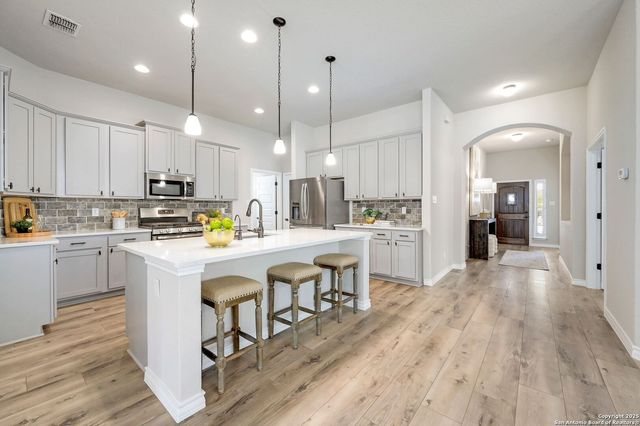 8942 Whimsey Ridge, Fair Oaks Ranch, TX 78015