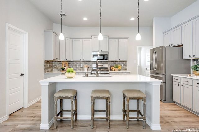 8942 Whimsey Ridge, Fair Oaks Ranch, TX 78015