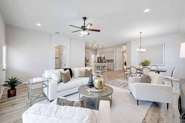 8942 Whimsey Ridge, Fair Oaks Ranch, TX 78015